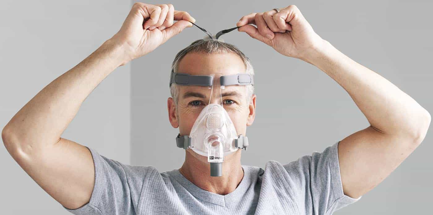 Man wearing Simplus full face mask