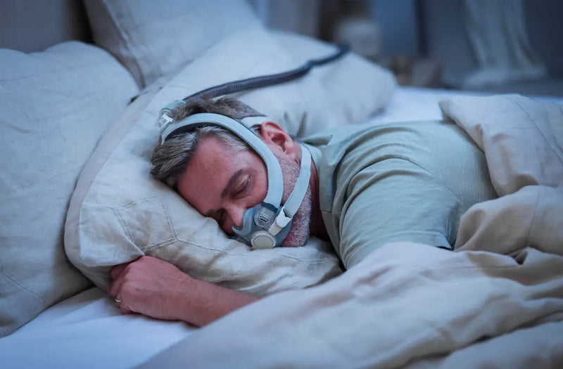 Men Sleeping usinf F30i Comfort