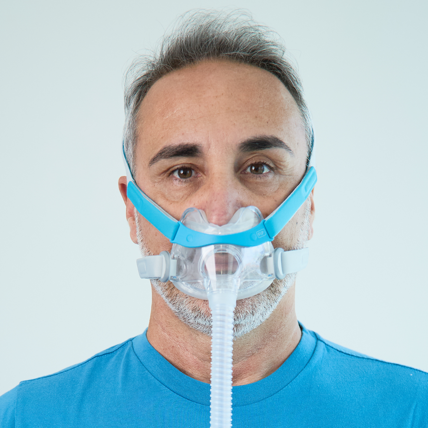 Front view of man wearing the Evora full face mask.