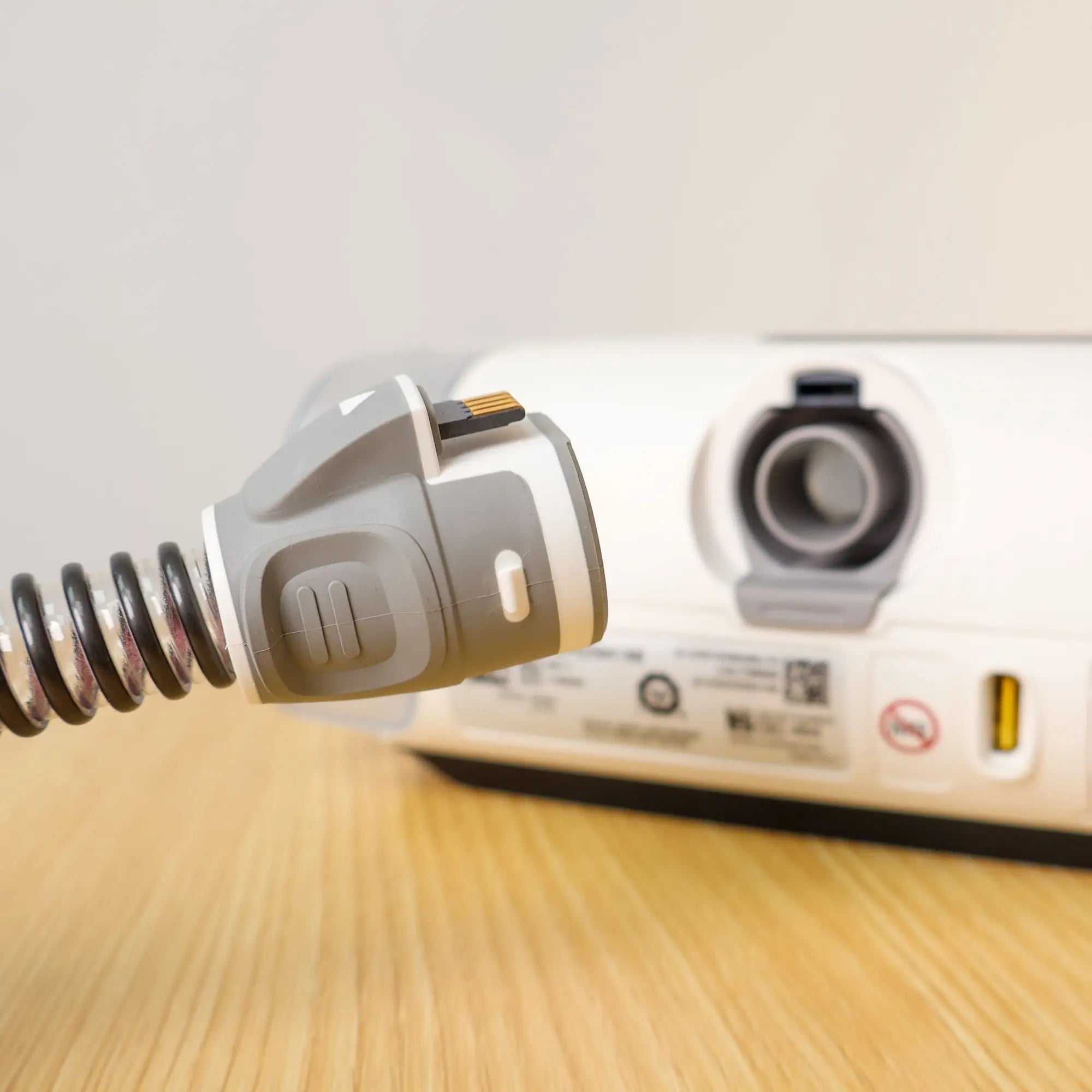 AirSense 11 & AirCurve 11 climatelineair 11 with back cpap machine connection 3