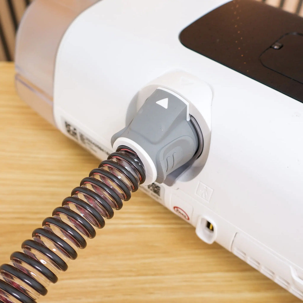 AirSense 11 & AirCurve 11 climatelineair 11 with cpap machine back 3