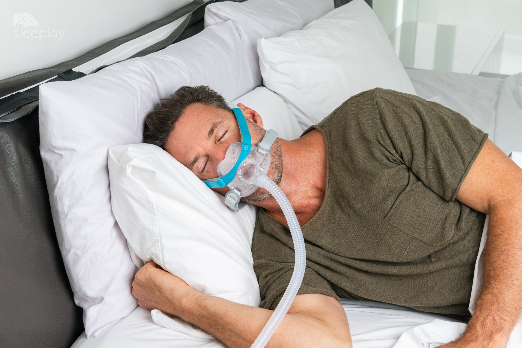 Side sleeping with the Evora Full Face mask.