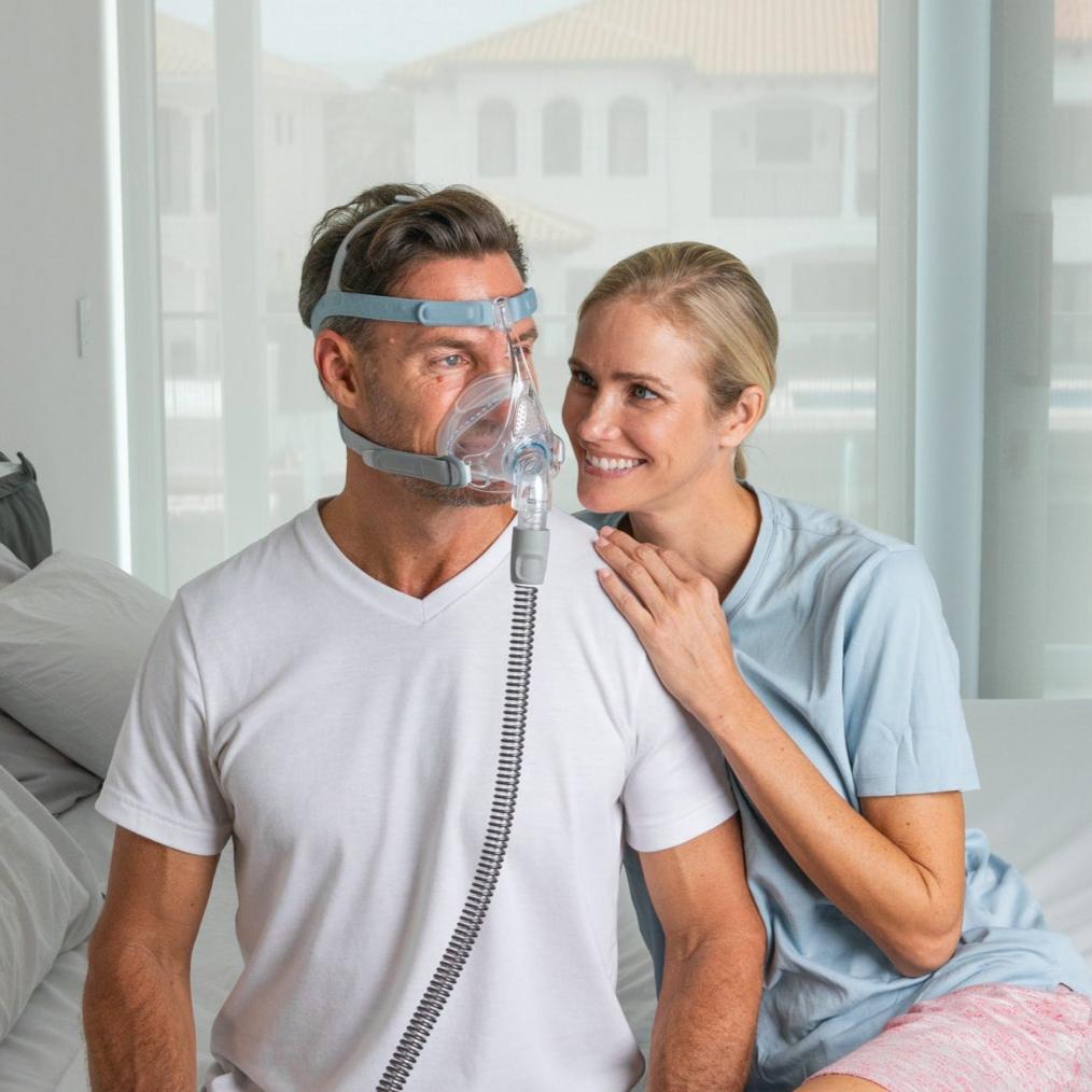 Man wearing Vitera full face mask with woman.