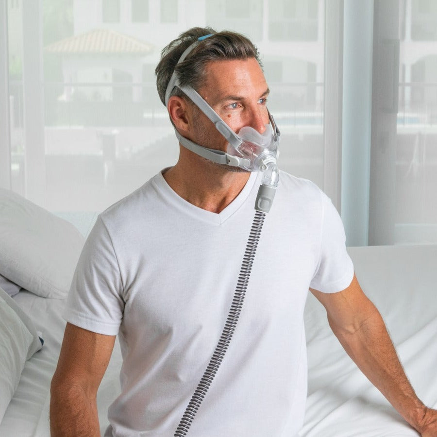 Side view of man wearing AirFit F30.