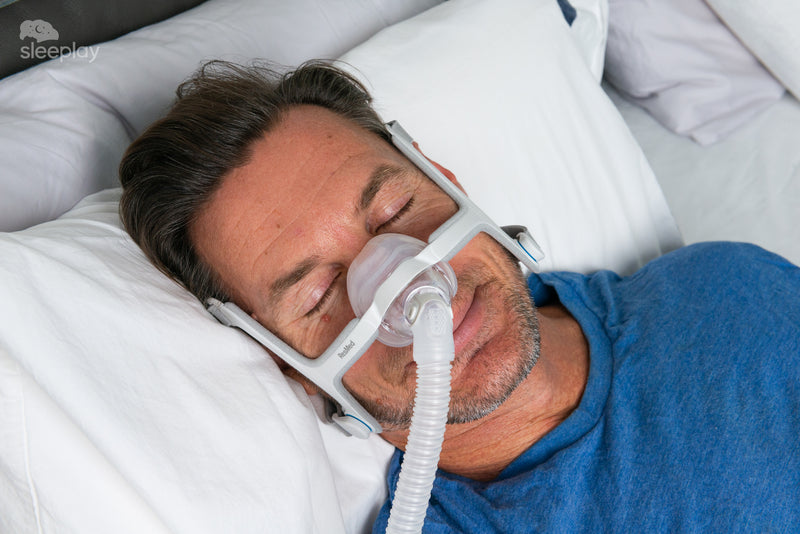 AirSense™ 10 AutoSet™ Connected Bundle with AirFit N20 Nasal Mask