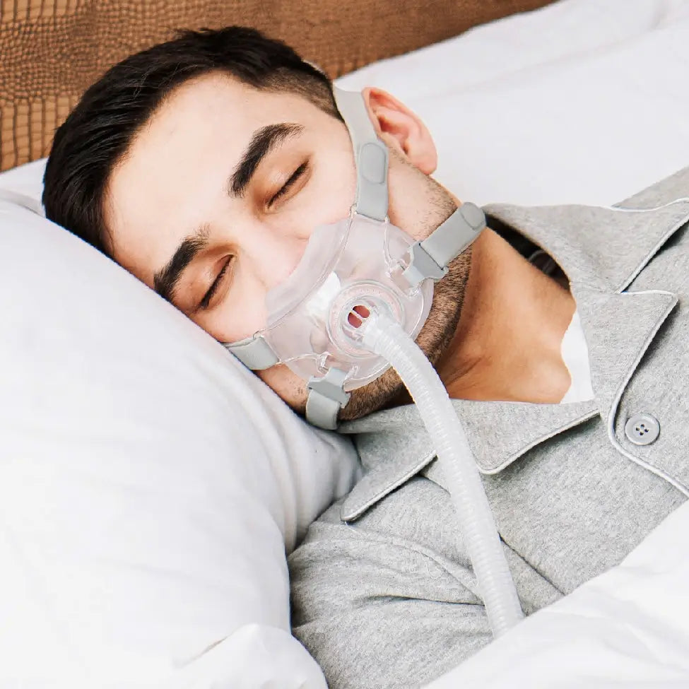 man sleeping using the Rio II Full Face CPAP BiPAP Mask 