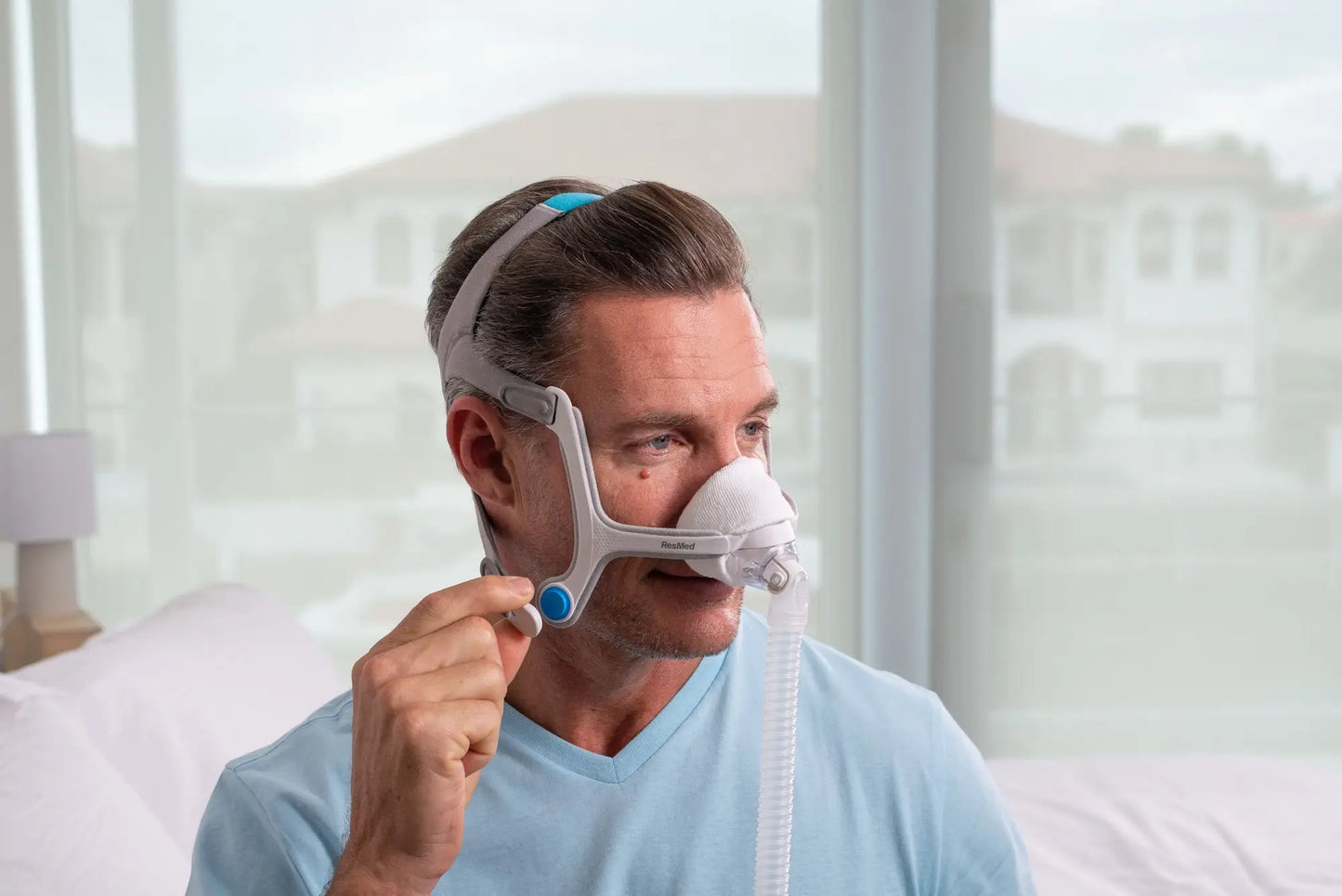 man using a cpap mask with nasal cpap mask liner