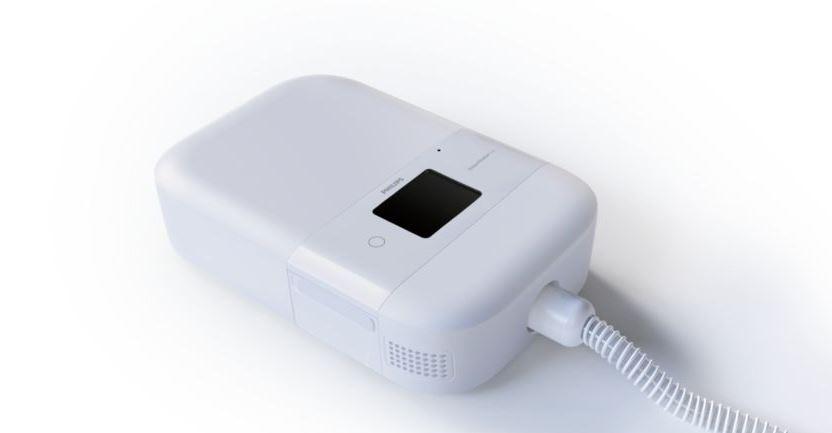 Travel battery supply with CPAP device for DreamStation.