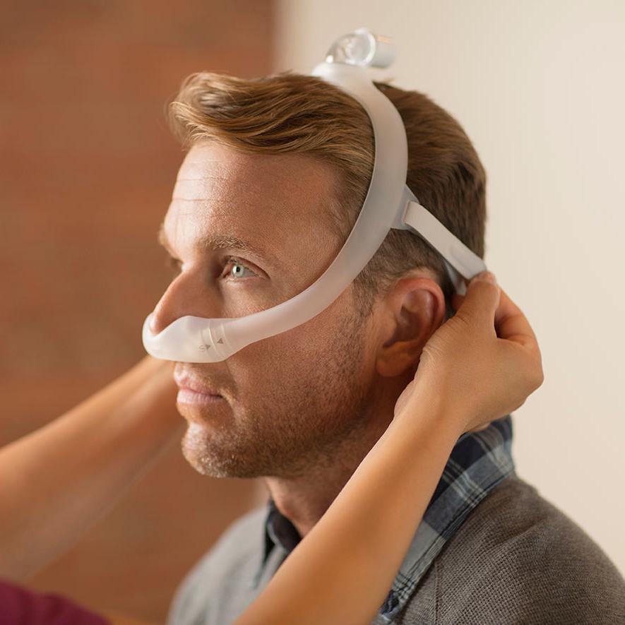 Man wearing Dreamwear Nasal Mask.