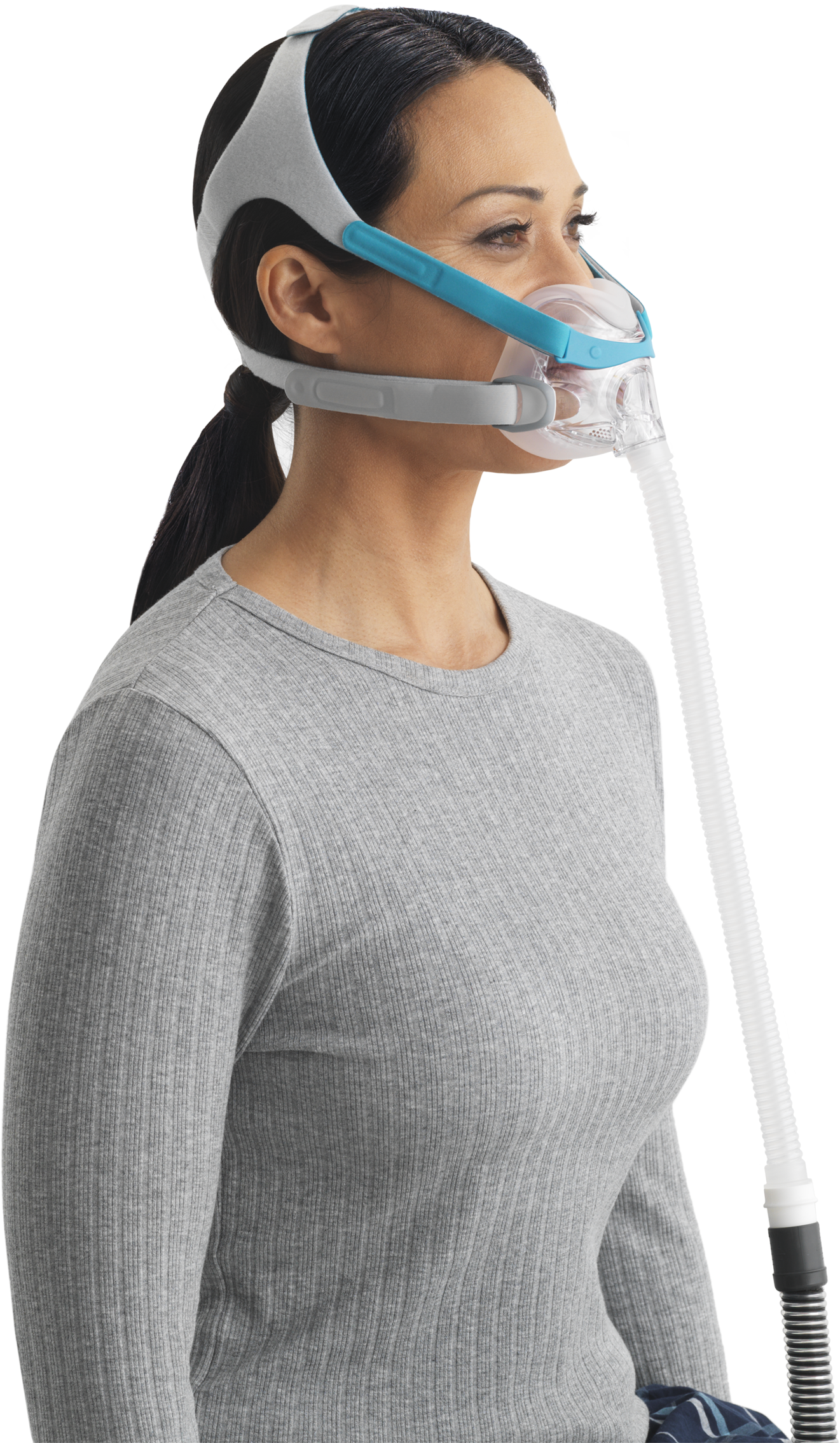 Woman wearing the Evora full face mask.