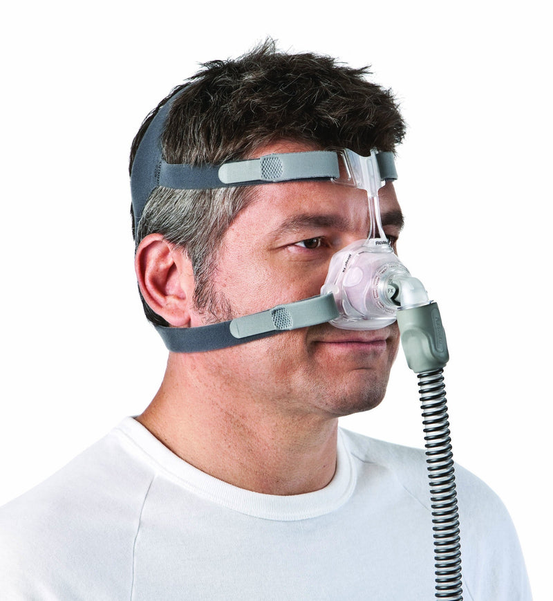 Photo of a man with the Mirage FX Nasal mask