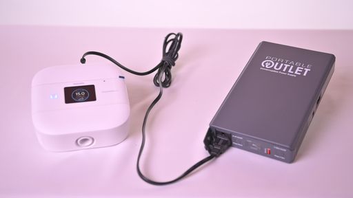 159W Rechargeable CPAP Battery plugged into dreamstation go